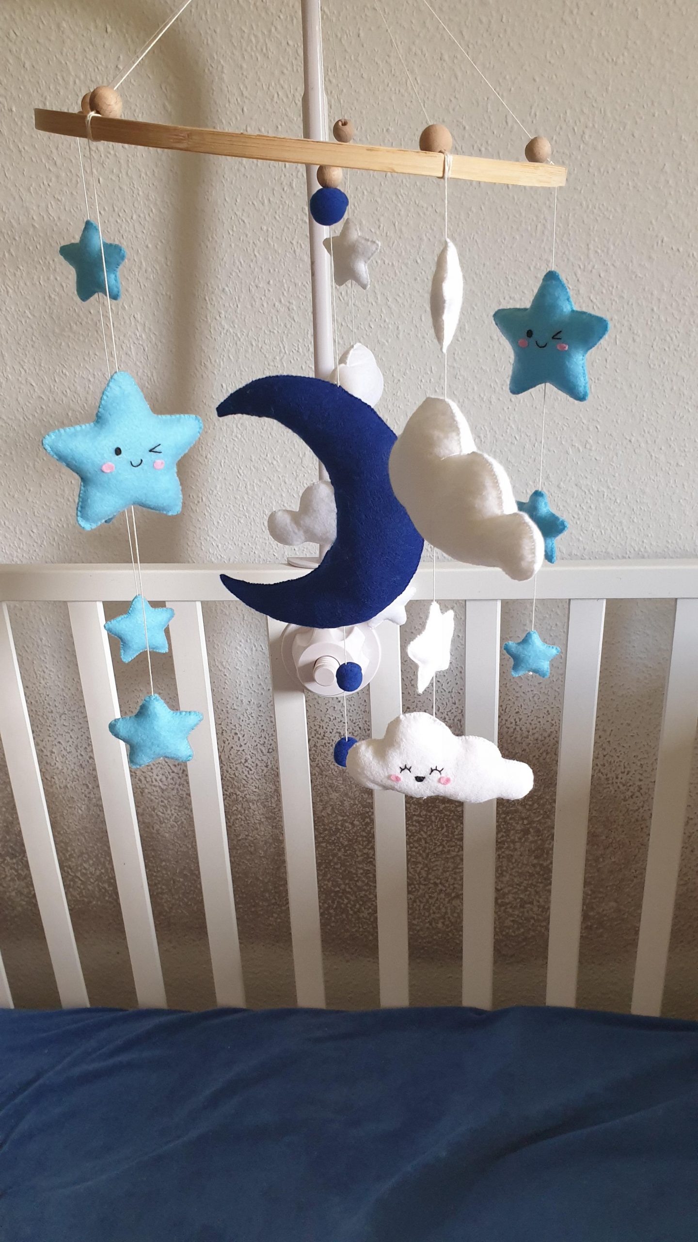 i-have-made-this-handmade-baby-mobile-with-felt-and-my-son-couldnt-be